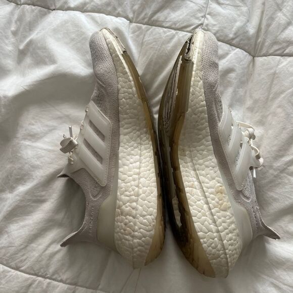 Adidas Women's Ultraboost 22 Running Shoe Size 7 Color White - Picture 7 of 11